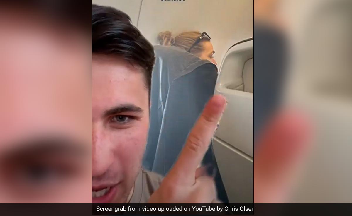 Man Accidentally Plays '<i>Titanic</i>' Song On Plane While Sitting Next To Kate Winslet