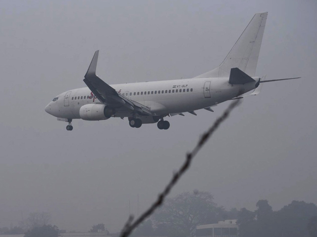 हवाई किराया में लगातार हो रही है बढ़ोतरी, उच्च शिक्षा के लिए बाहर जाने वाले छात्र परेशान