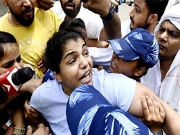 "हमारा आंदोलन खत्म नहीं हुआ" : हिरासत में लिए जाने के बाद साक्षी मलिक का ट्वीट "हमारा आंदोलन खत्म नहीं हुआ" : हिरासत में लिए जाने के बाद साक्षी मलिक का ट्वीट