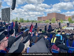 US Billionaire Surprises 2,500 Students With $1,000 Cash Each At Graduation Ceremony US Billionaire Surprises 2,500 Students With $1,000 Cash Each At Graduation Ceremony