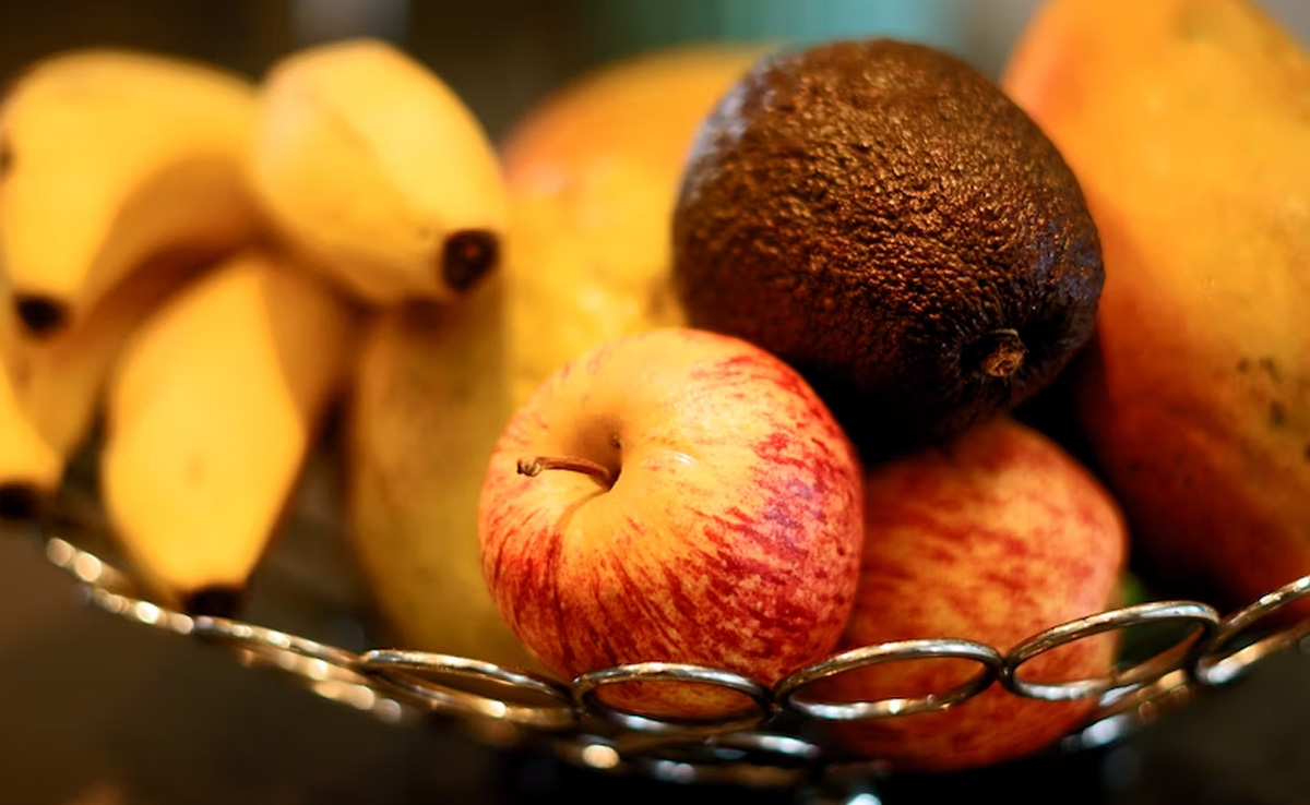 Man Posts Emotional WhatsApp Status After Daughter Forgets To Order Fruits. Swiggy Reacts