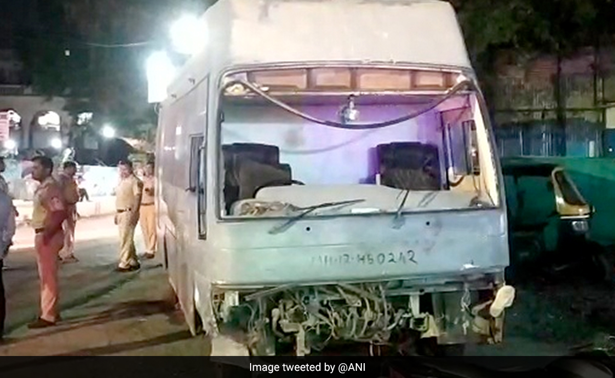2 Dead, 5 Injured As Van Rams Multiple Vehicles In Maharashtra's Pune