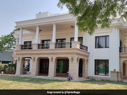 Delhi Cabinet Sends Notice To Official Probing Arvind Kejriwal's Home Renovation Delhi Cabinet Sends Notice To Official Probing Arvind Kejriwal's Home Renovation