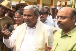 सिद्धारमैया कर्नाटक चुनाव में कांग्रेस की जीत को लेकर आश्वस्त सिद्धारमैया कर्नाटक चुनाव में कांग्रेस की जीत को लेकर आश्वस्त