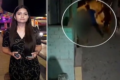 सिटी सेंटर :  दिल्ली में16 साल की लड़की को चाकू से ताबड़तोड़ गोदा, फिर पत्थर से मारा सिटी सेंटर :  दिल्ली में16 साल की लड़की को चाकू से ताबड़तोड़ गोदा, फिर पत्थर से मारा