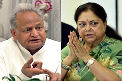 अशोक गहलोत के आरोपों पर वसुंधरा राजे ने किया पलटवार, कहा - "मेरे खिलाफ बड़ा षडयंत्र" अशोक गहलोत के आरोपों पर वसुंधरा राजे ने किया पलटवार, कहा - "मेरे खिलाफ बड़ा षडयंत्र"