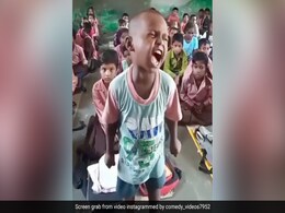 सनी देओल स्टाइल में 'क ख ग' पढ़ा रहे इस बच्चे को देख हंसी नहीं कर पाएंगे कंट्रोल, लोग बोले- करण अर्जुन का बाप सनी देओल स्टाइल में 'क ख ग' पढ़ा रहे इस बच्चे को देख हंसी नहीं कर पाएंगे कंट्रोल, लोग बोले- करण अर्जुन का बाप