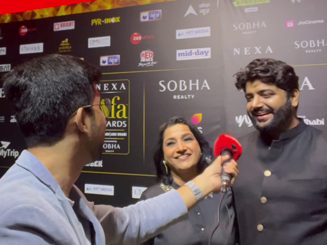 गायिका कविता सेठ ने कहा - "रंग सारी की सफलता से खुश हैं हम"