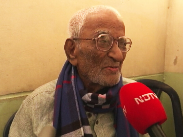 100-Year-Old Casts His Vote In Karnataka Polls