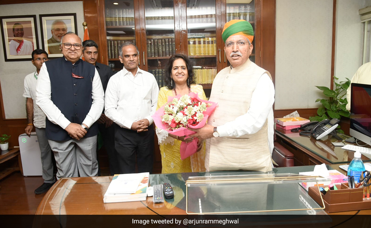 "No Confrontation With Judiciary": Arjun Meghwal Takes Charge As Law Minister