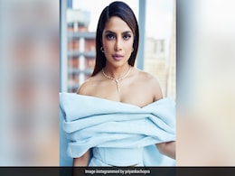 हजार कैमरों के सामने रेड कार्पेट पर धड़ाम से गिरीं प्रियंका चोपड़ा, इसके बाद हुआ कुछ ऐसा देसी गर्ल को लगा शॉक हजार कैमरों के सामने रेड कार्पेट पर धड़ाम से गिरीं प्रियंका चोपड़ा, इसके बाद हुआ कुछ ऐसा देसी गर्ल को लगा शॉक