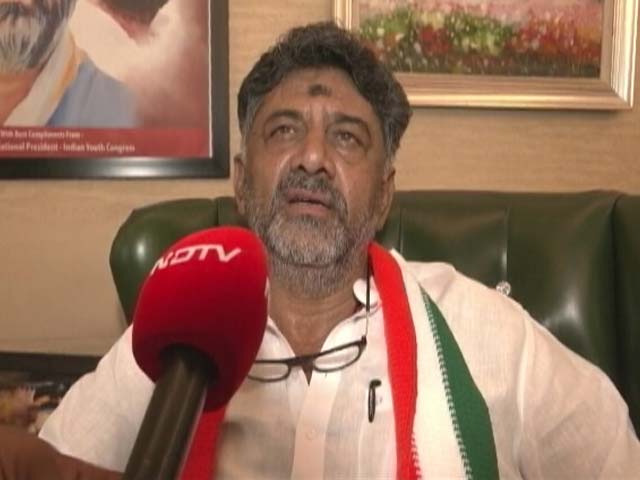 कर्नाटक चुनाव में कांग्रेस के प्रचंड बहुमत के बाद भी क्यों रो पड़े डीके शिवकुमार?