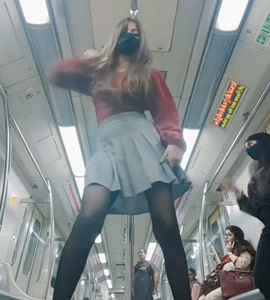 Video Of Woman Dancing To A Punjabi Song Inside Delhi Metro Goes Viral