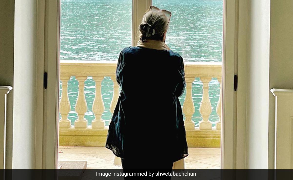 Shweta Bachchan And Mom Jaya Are Somewhere Exotic - Location In William Dalrymple's Comment