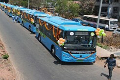 Chief Minister Pramod Sawant Flags Off 20 Electric Buses To Reduce Carbon Emissions In Goa Chief Minister Pramod Sawant Flags Off 20 Electric Buses To Reduce Carbon Emissions In Goa