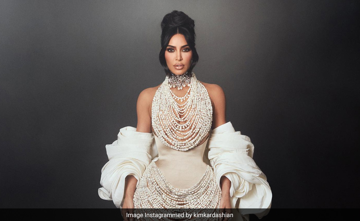Met Gala रेड कार्पेट पर Kim Kardashian, नताशा पूनावाला समेत दिखे सेलेब्स के लुक्स, देखें Photos