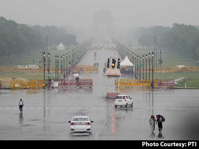 Thunderstorm, Rain Hit Delhi, Maximum Temperature Settles At 35 Degrees