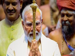 "Let Us Embrace": Shashi Tharoor Tweets His Take On 'Sengol' Controversy "Let Us Embrace": Shashi Tharoor Tweets His Take On 'Sengol' Controversy