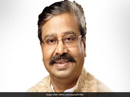 उत्तर पश्चिम मुंबई लोकसभा सीट पर सांसद पिता के सामने बेटा उम्मीदवार! अब पिता क्या करेंगे? उत्तर पश्चिम मुंबई लोकसभा सीट पर सांसद पिता के सामने बेटा उम्मीदवार! अब पिता क्या करेंगे?