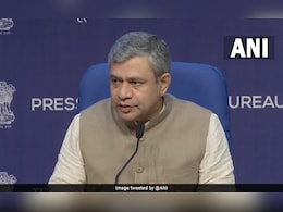 ट्रेनों में व्यंजन सूची, भोजन का मूल्य प्रदर्शित करना अनिवार्य : रेल मंत्री ट्रेनों में व्यंजन सूची, भोजन का मूल्य प्रदर्शित करना अनिवार्य : रेल मंत्री