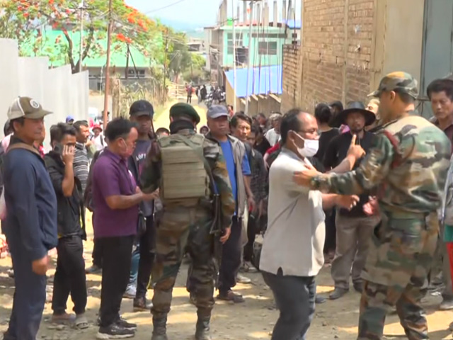 मणिपुर में कुछ घंटों के लिए कर्फ्यू में ढील, आम जनजीवन पटरी पर लौटता दिखाई दिया