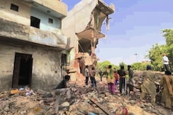 Demolition of 800 Illegal Slum Units In East Delhi Paused By Supreme Court Demolition of 800 Illegal Slum Units In East Delhi Paused By Supreme Court