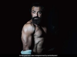 56 की उम्र में ऐसे फिट रहते हैं बॉबी देओल, जिम में करते हैं ये खास Exercises 56 की उम्र में ऐसे फिट रहते हैं बॉबी देओल, जिम में करते हैं ये खास Exercises