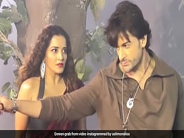 VIDEO: 'बेकाबू' में मोनालिसा का जबरदस्त अंदाज देख फैंस हुए बेकाबू, शालीन भनोट ने भी दिखाई शैतानी ताकत की झलक VIDEO: 'बेकाबू' में मोनालिसा का जबरदस्त अंदाज देख फैंस हुए बेकाबू, शालीन भनोट ने भी दिखाई शैतानी ताकत की झलक