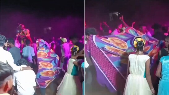 शादी में कंबल ओढ़ बाराती ने किया झन्नाटेदार डांस, Video देख लोग बोले 'दुल्हे राजा को घुमाने के लिये विदेश से मशीन मंगवाई है क्या' शादी में कंबल ओढ़ बाराती ने किया झन्नाटेदार डांस, Video देख लोग बोले 'दुल्हे राजा को घुमाने के लिये विदेश से मशीन मंगवाई है क्या'