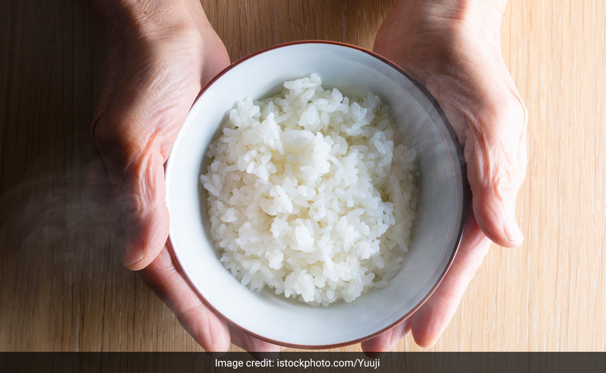 रात के बचे चावल से बनाया जा सकता है फेस पैक, चेहरे से हट जाती है टैनिंग और दाग-धब्बे 