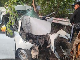 ग्रेटर नोएडा एक्सप्रेसवे पर तेज रफ्तार कार पेड़ से टकराई, एक परिवार के 4 लोगों की मौत ग्रेटर नोएडा एक्सप्रेसवे पर तेज रफ्तार कार पेड़ से टकराई, एक परिवार के 4 लोगों की मौत