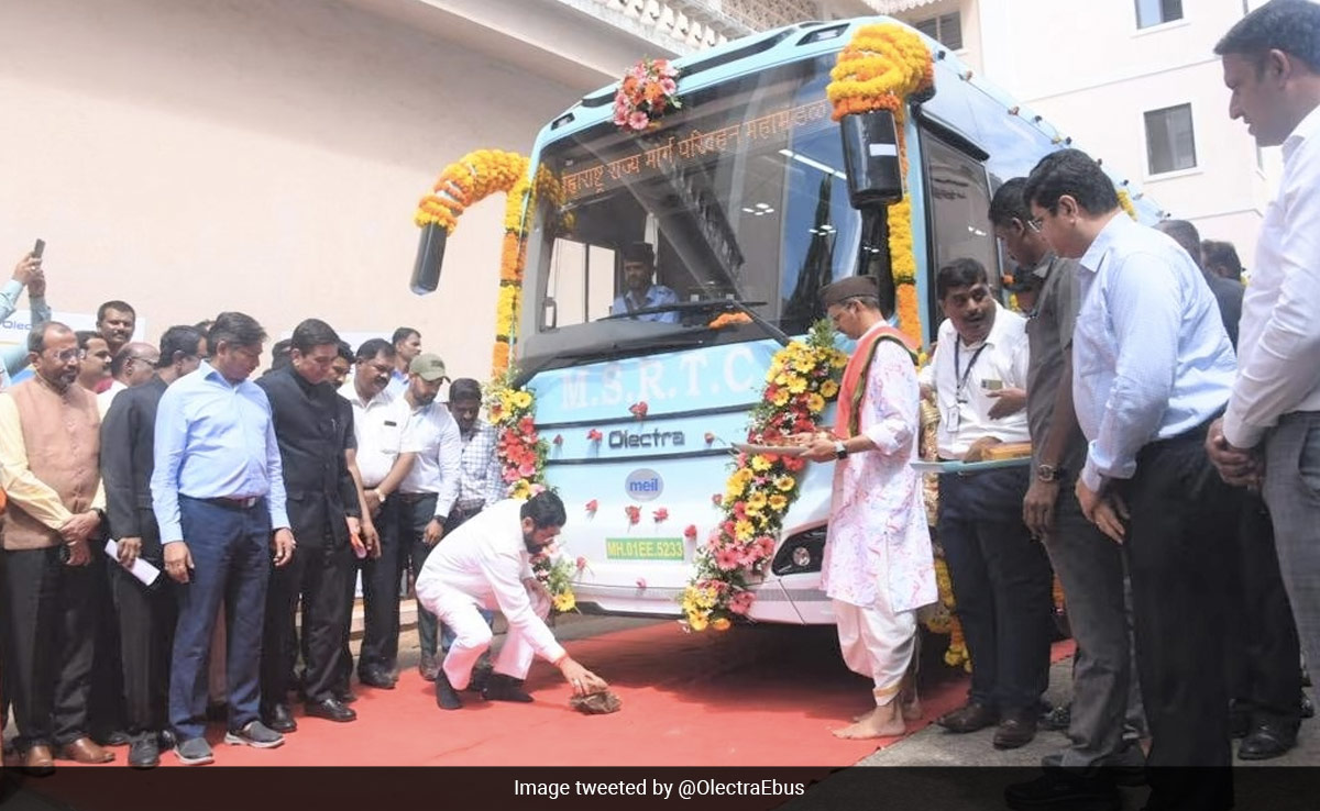 Chief Minister Eknath Shinde Launches Electric Bus Service In Mumbai