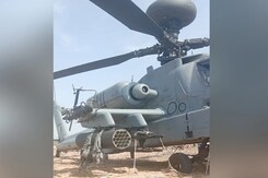 वायुसेना के AH64E अपाची हेलिकॉप्टर की अपात लैंडिग, पायलट की सूझबूझ से टला बड़ा हादसा वायुसेना के AH64E अपाची हेलिकॉप्टर की अपात लैंडिग, पायलट की सूझबूझ से टला बड़ा हादसा