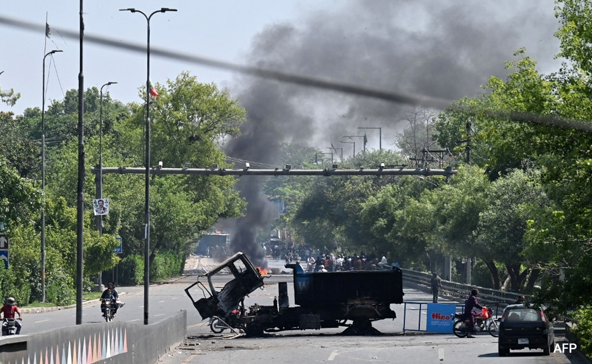 Nearly 1,000 Arrested In Pakistan Province Amid Imran Khan Arrest Protests