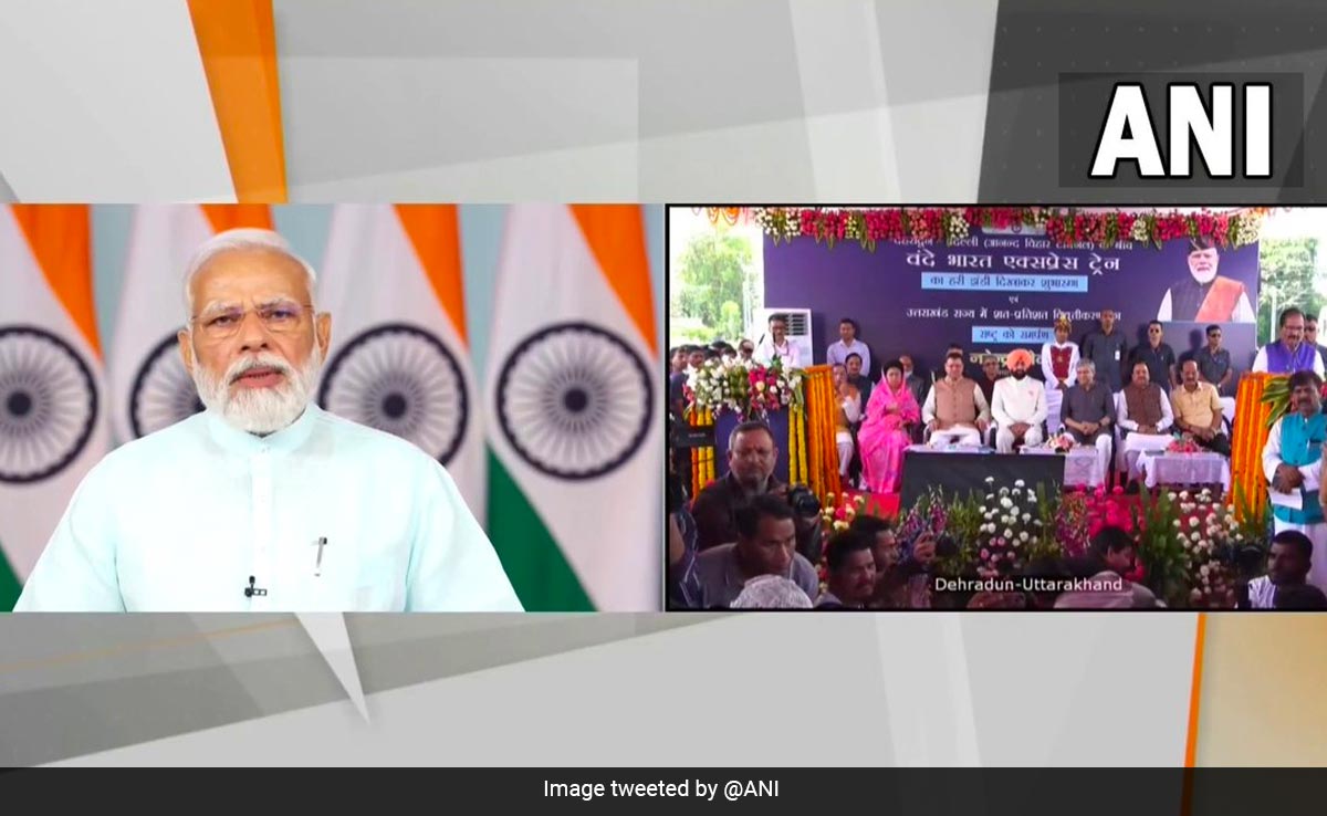 PM Modi Flags Off Uttarakhand's First Vande Bharat Express