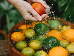 सिर्फ पानी से धोना ही काफी नहीं, सब्जियों और फलों में से बैक्टीरिया निकालने के लिए इस तरह करें सफाई