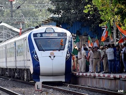 Vande Bharat Train: मुंबई-पुणे-सोलापूर 'वंदे भारत' एक्स्प्रेस डब्यांची संख्या वाढली; प्रवाशांना मोठा दिलासा Vande Bharat Train: मुंबई-पुणे-सोलापूर 'वंदे भारत' एक्स्प्रेस डब्यांची संख्या वाढली; प्रवाशांना मोठा दिलासा