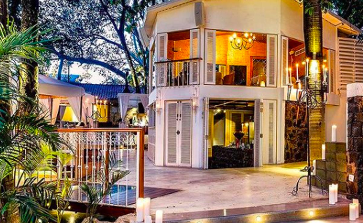 6 Restaurants And Cafes In Delhi That Set The Perfect Date Scene