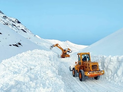 Ladakh Records Season&#039;s First Snowfall, Authorities Warn Of Heavy Rains