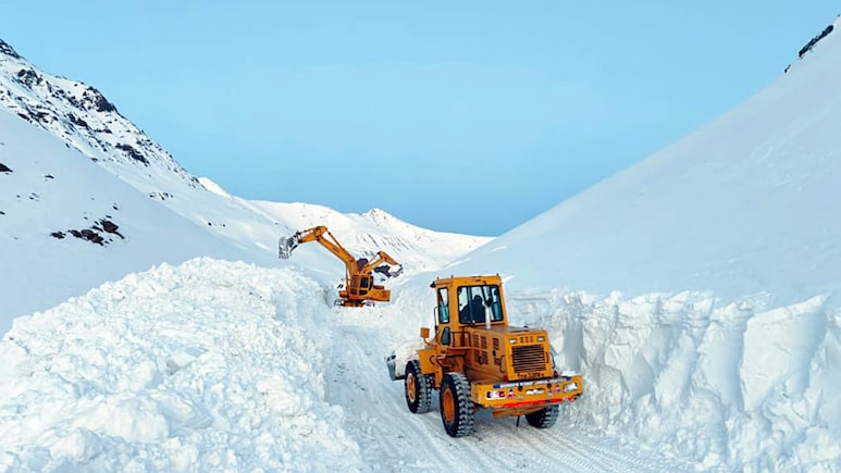 Ladakh Records Season's First Snowfall, Authorities Warn Of Heavy Rains