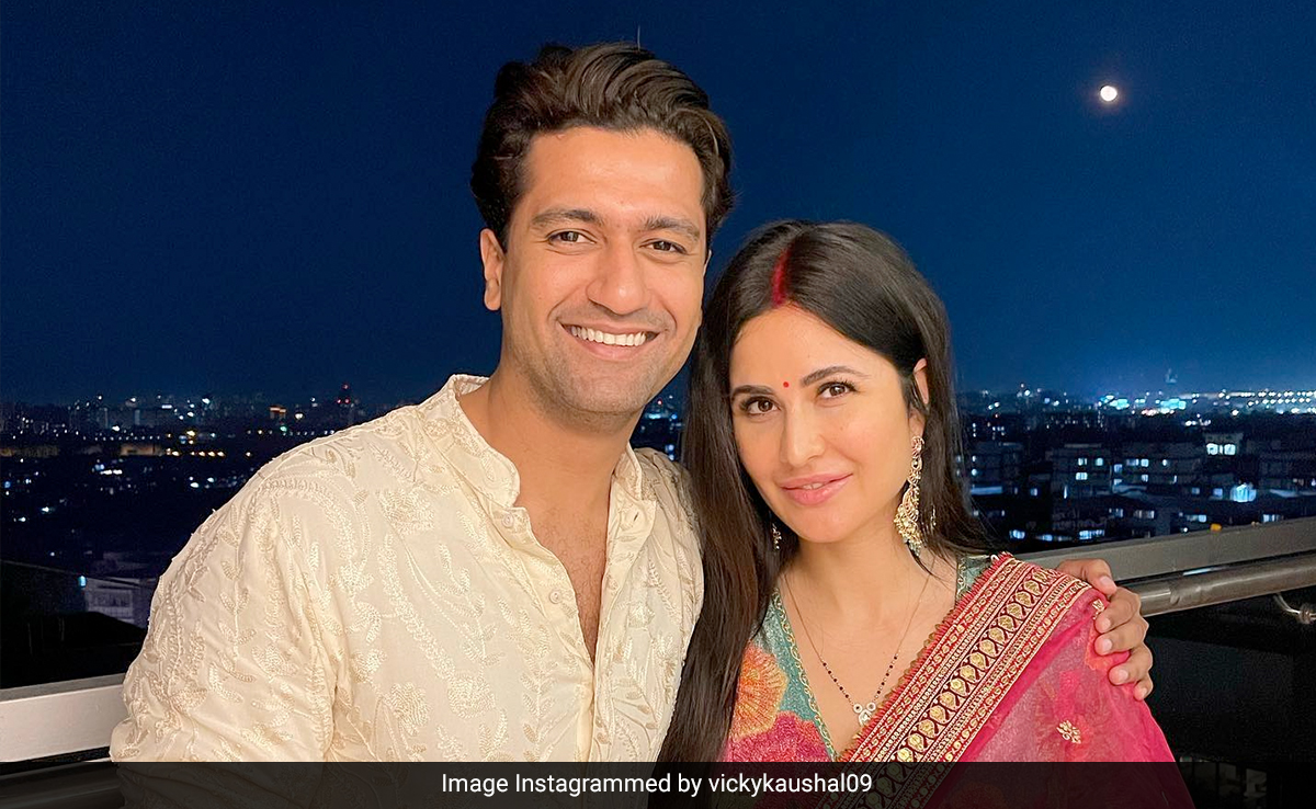 Katrina Kaif Wanted To Buy An Expensive Bar. Vicky Kaushal's LOL Inner Thoughts: "<i>Main Hee Tray Leke</i>..."