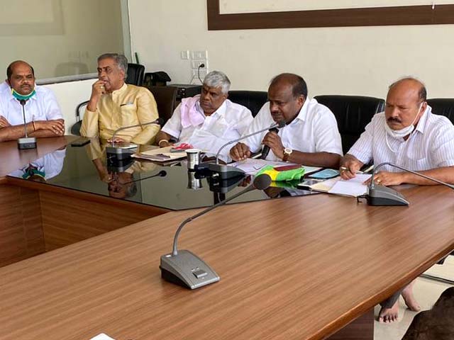 "Decision Taken": HD Kumaraswamy's Party Says Congress, BJP Reached Out