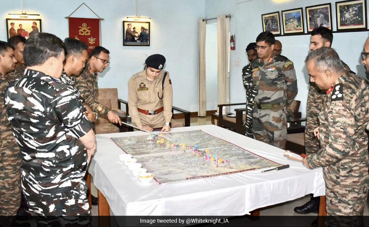 Army Reviews Security Along Key Highway Ahead Of G20 Meet In Srinagar