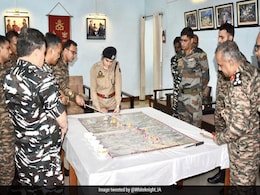 श्रीनगर में होने वाली जी-20 बैठक से पहले सेना ने प्रमुख राजमार्गों की सुरक्षा स्थिति की समीक्षा की  श्रीनगर में होने वाली जी-20 बैठक से पहले सेना ने प्रमुख राजमार्गों की सुरक्षा स्थिति की समीक्षा की