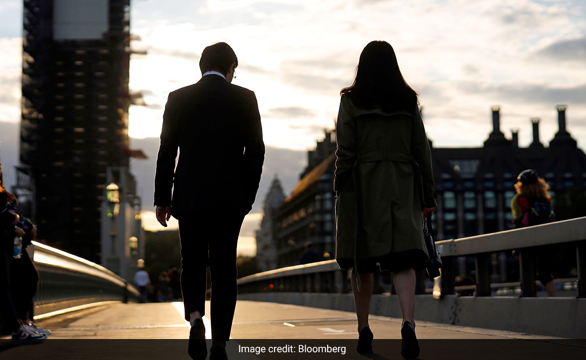 Guide To Office Romance In 2023: When It Goes Wrong (And Right)