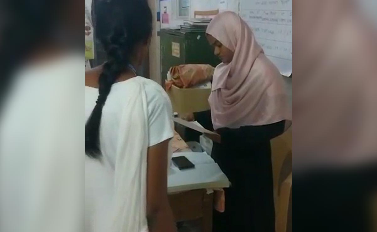 Viral Video Shows Tamil Nadu BJP Worker Questioning Hijab-Wearing Doctor