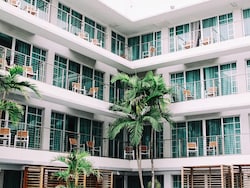 Poll Body Bans Outsiders From Hotels In Bengal Ahead Of Polling