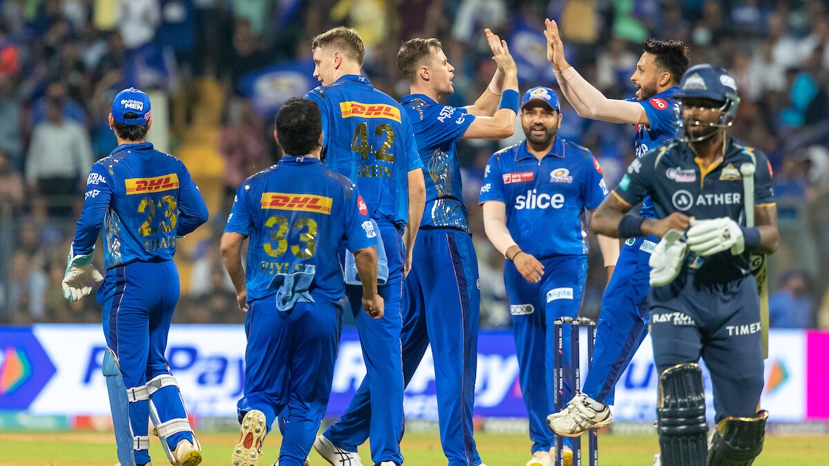 MI vs GT Live Updates, IPL 2023: Mumbai Indians Tighten Grip, Gujarat Titans Go 5 Down In Chase Of 219
