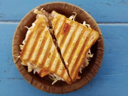 Cheesy Onion Grilled Sandwich Recipe: A Quick And Delicious Snack For Lazy Afternoons