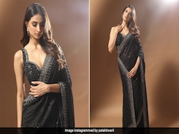 Palak Tiwari's Sequinned Black <i>Saree</i> Is A Cocktail Night Staple Palak Tiwari's Sequinned Black <i>Saree</i> Is A Cocktail Night Staple